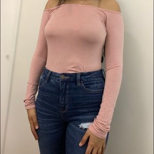 OFF THE SHOULDER TOP